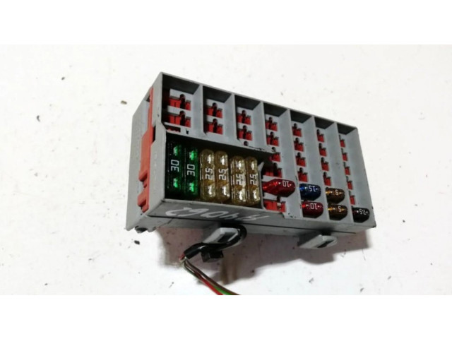   Pojistková skříňka 8637669   Volvo XC90 2004