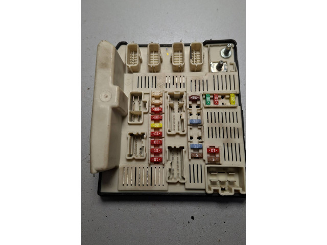 Блок предохранителей 8200481866, 8711010387 Dacia Sandero