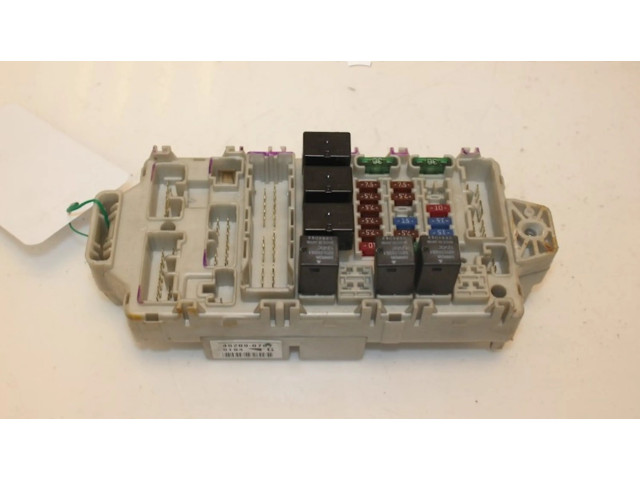Блок предохранителей 402090787, 402090787 Mitsubishi Grandis