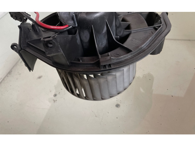 Вентилятор печки    Audi A6 S6 C6 4F