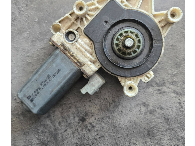 Передний двигатель механизма для подъема окон 105266102, 15072605   Peugeot  406  1996 - 1999 года