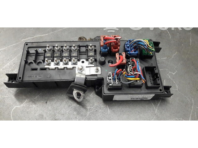 Блок предохранителей 518717004 Volvo S60