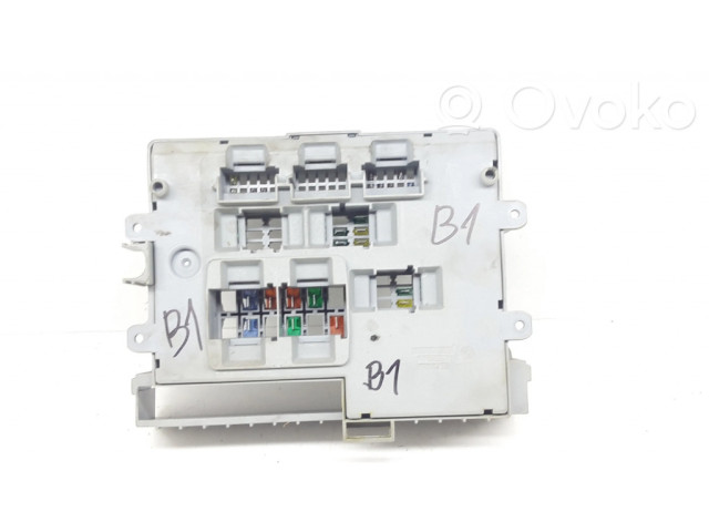 Блок предохранителей 6906613, 106887   BMW 1 E81 E87    