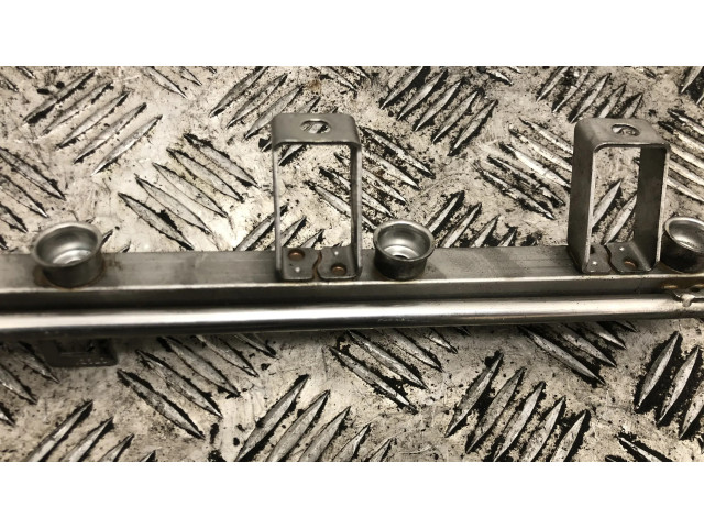 Топливная рампа 1438949 BMW Z4 E85 E86 2.5 для двигателя M54 B25 (256S5)