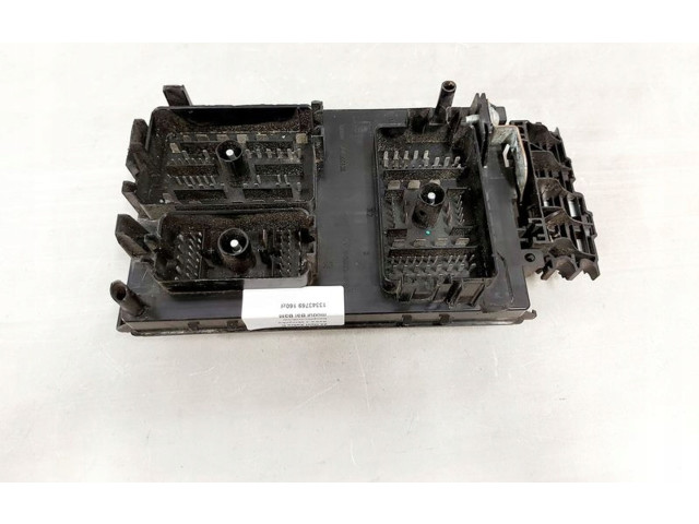 Pojistková skříňka 13343769 Opel Zafira C