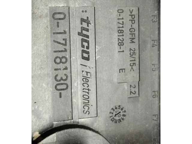   Pojistková skříňka 1K0937125A, 1K0937125A   Volkswagen Tiguan 2008