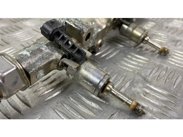 Топливная рампа Infiniti QX80 5.6 для двигателя VK56VD