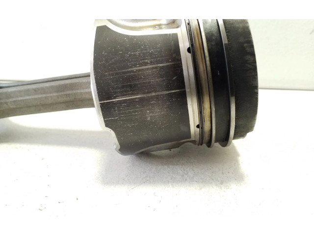 Поршень с шатуном 4n14 M174 Mitsubishi Outlander