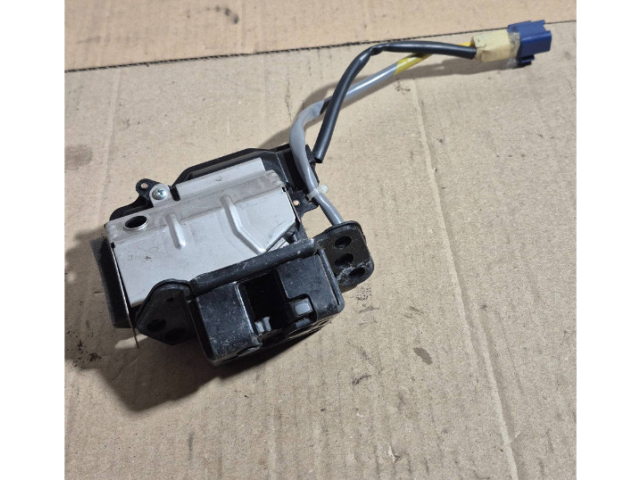 Замок багажника VN357801 Toyota Corolla Verso AR10 2004 - 2009 года