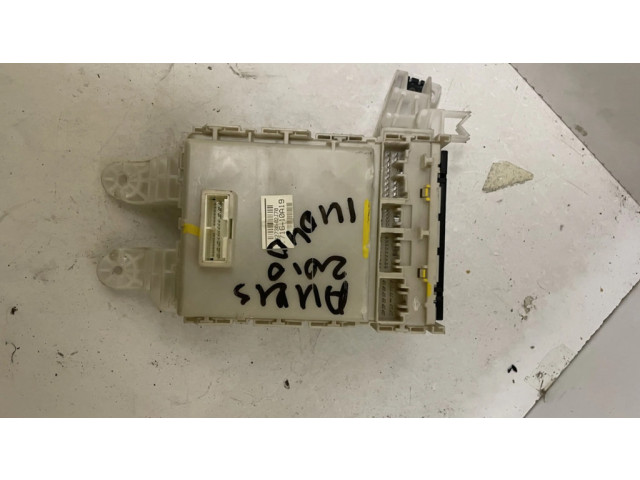 Pojistková skříňka 8273002J70 Toyota Auris 150 2010