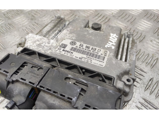 Блок управления двигателя 03L906018CT Skoda Octavia Mk2 (1Z)