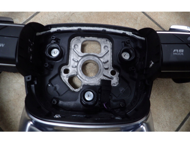 Руль Audi Q8  2018 -  года 4M8      