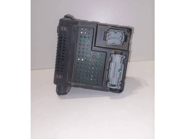 Блок предохранителей 30795114, 06W211   Volvo V70    