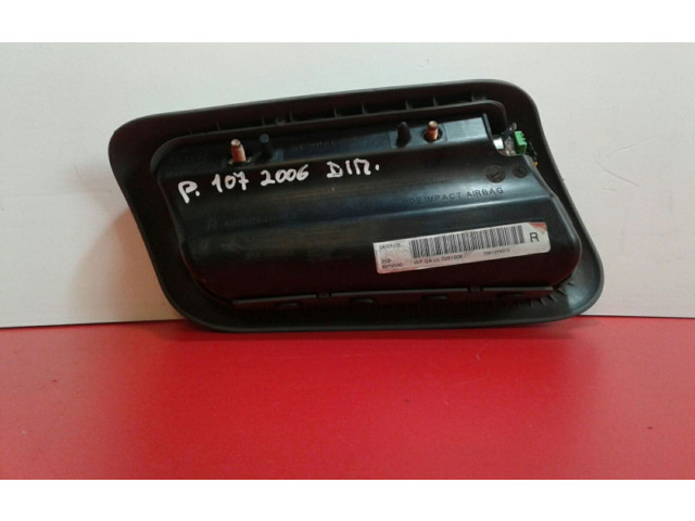 Подушка безопасности в сиденье 73910YV010 Peugeot 107