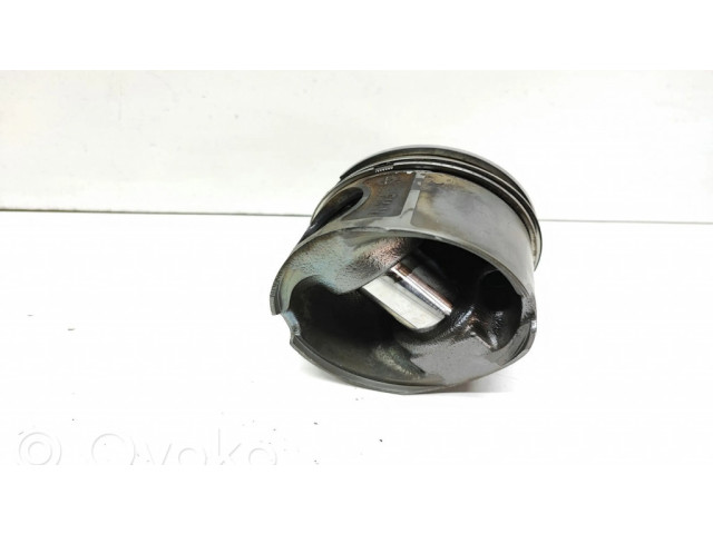 Píst 0840C BMW 5 E60 E61 pro naftový motor 2.0 M47D20