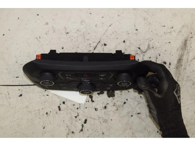 Блок управления климат-контролем    Jeep Renegade