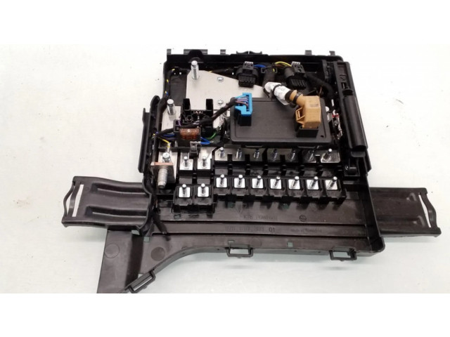 Pojistková skříňka 97061030301 Porsche Panamera (970) 2012