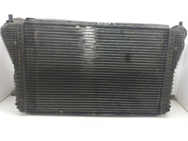 Интеркулер  1K0145803T   Skoda Octavia Mk2 (1Z) 