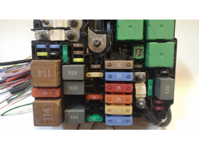 Pojistková skříňka 9804848580 Opel Combo E 2020