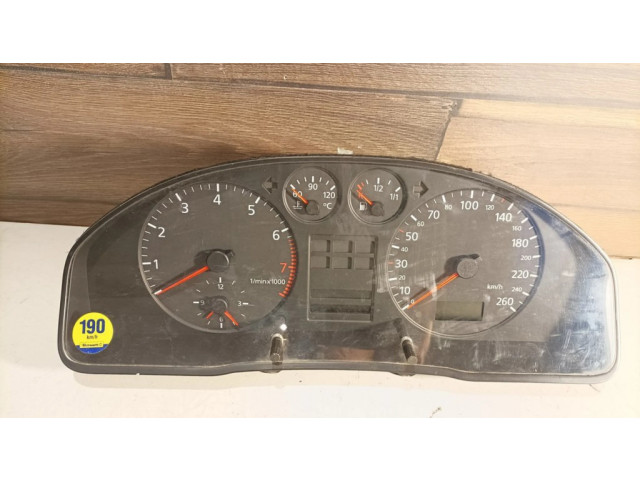 Přístrojová deska Audi A4 S4 B5 8D 1999 88311245