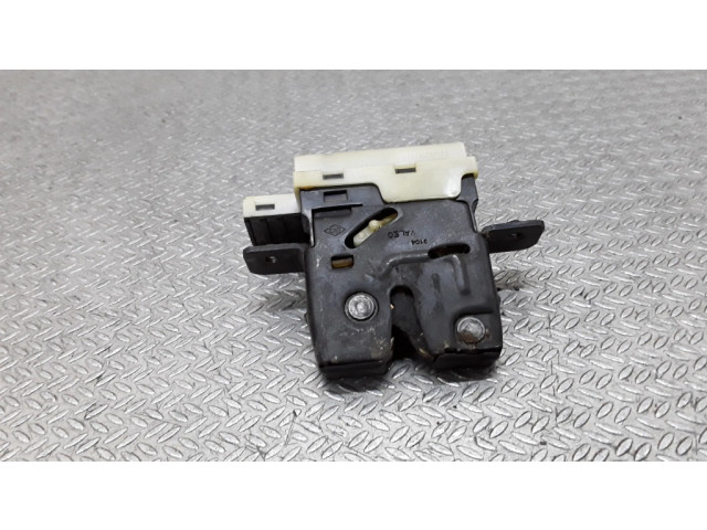 Замок задней крышки