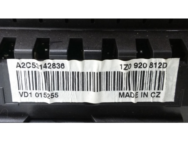 Přístrojová deska Skoda Octavia Mk2 (1Z) 2007 1Z0920812D, A2C53142846