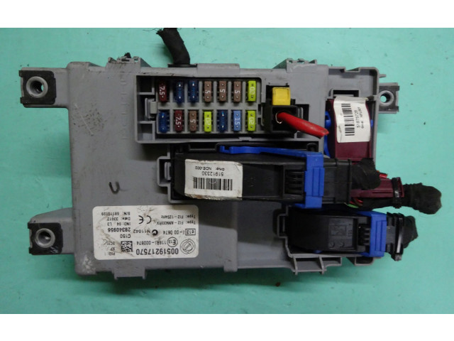 Блок предохранителей 00519217570 Opel Combo D