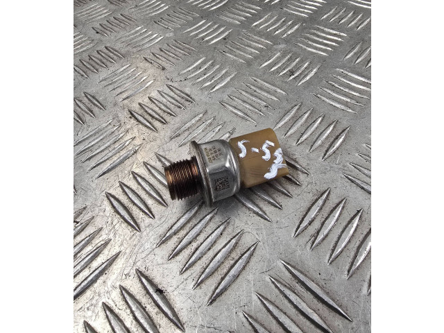 Vstřikovací lišta 03N906054C Audi A8 S8 D5 CZA