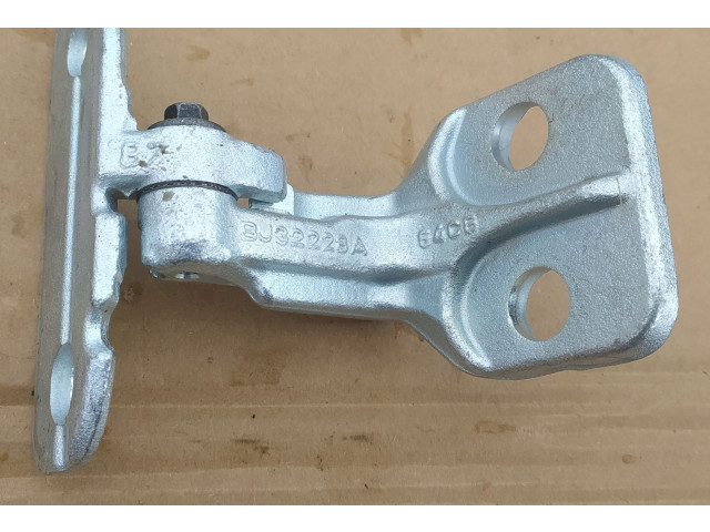 Комплект петлей багажника 8J32228A Jaguar XJ X351