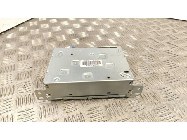 Радио/ проигрыватель CD/DVD / навигация