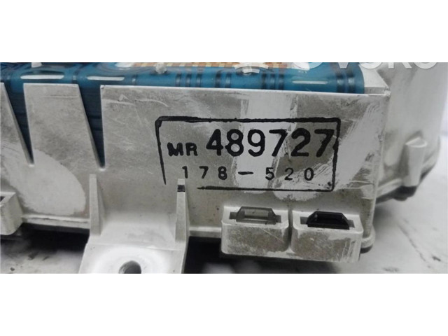 Панель приборов MR489727, 0090059 Mitsubishi Space Wagon