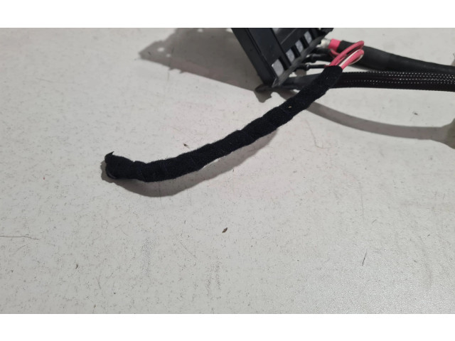 Блок предохранителей 06701050540 Maserati Levante