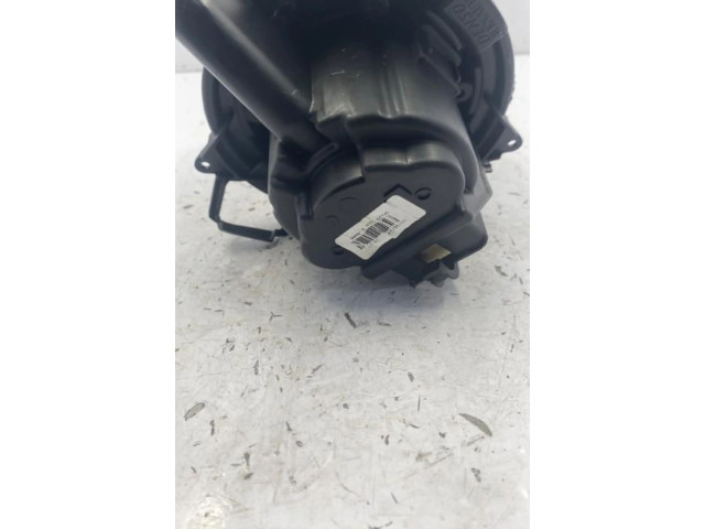 Вентилятор печки 272101005R Renault Captur