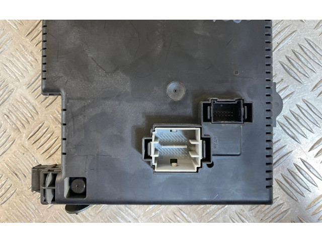 Блок предохранителей 30728512, 28017881   Volvo XC90    