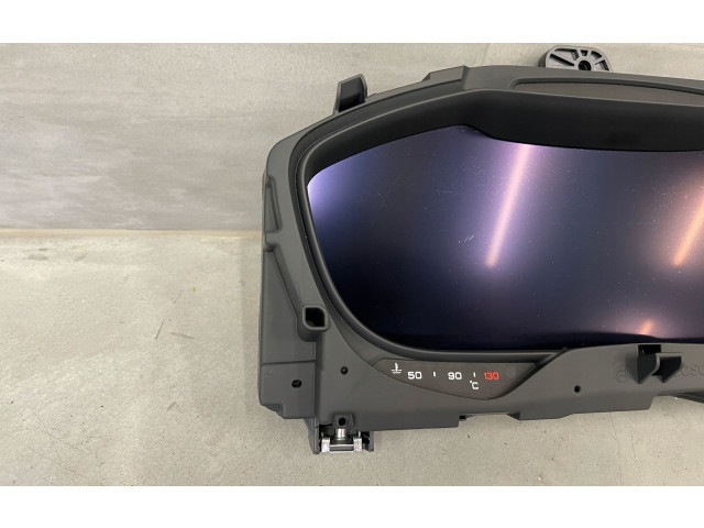 Панель приборов    Audi TT TTS RS Mk3 8S       