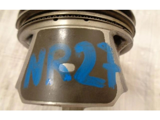  Поршень с шатуном    Renault Clio IV  