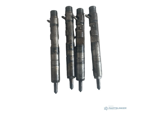 Топливная рампа 8200553570, 9303Z111B Renault Clio II