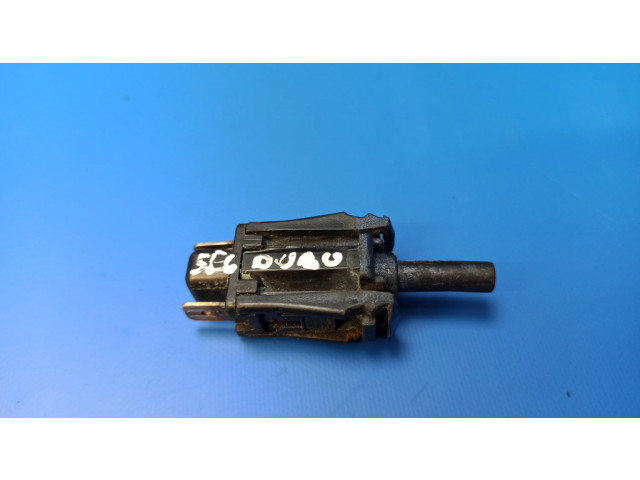 Передний датчик открытия / закрытия двери (крыло)