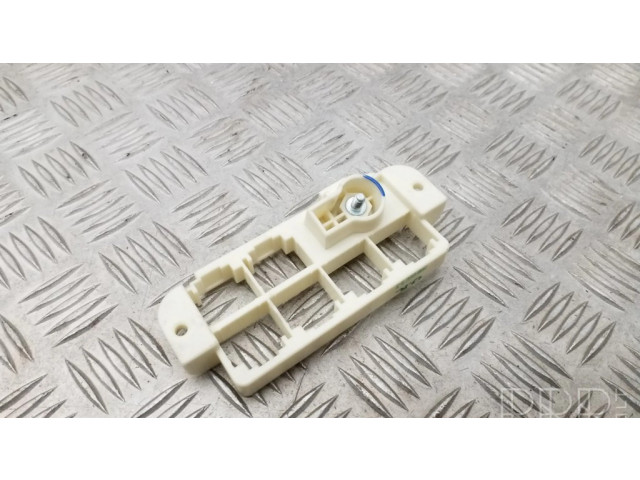 Другая деталь отсека двигателя