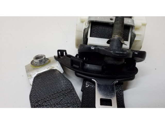 Задний ремень безопасности