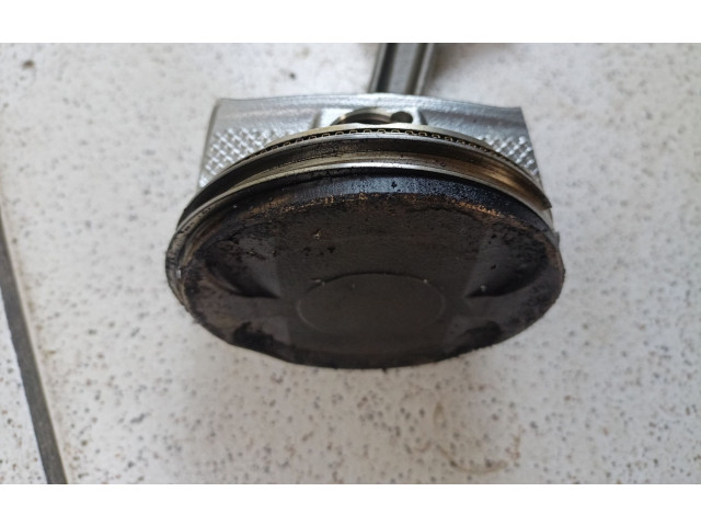 Píst Dodge Grand Caravan