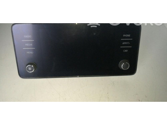 Радио/ проигрыватель CD/DVD / навигация