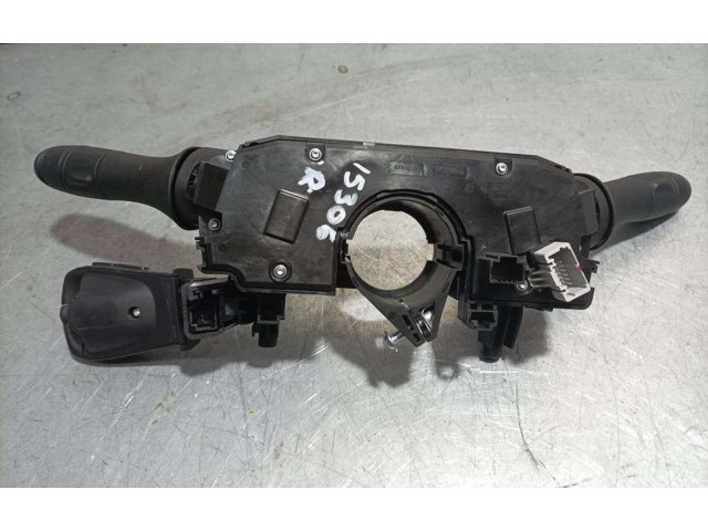 Ручка стеклоочистителей 255670975R, 10508388 Dacia Sandero