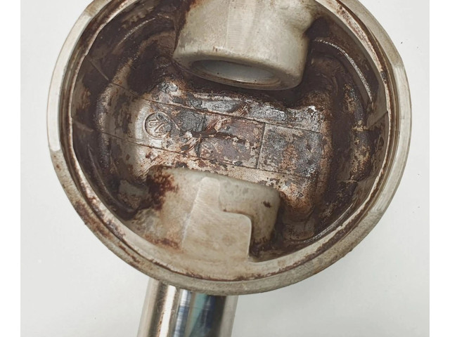  Поршень с шатуном  B63049  Volvo 940  