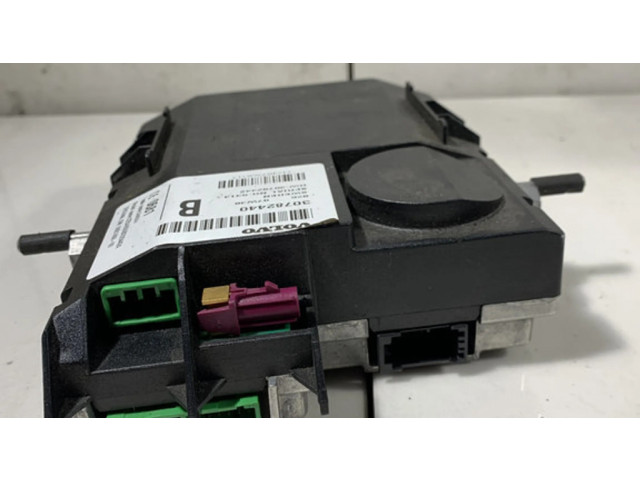 Блок управления 30782440 Volvo V70