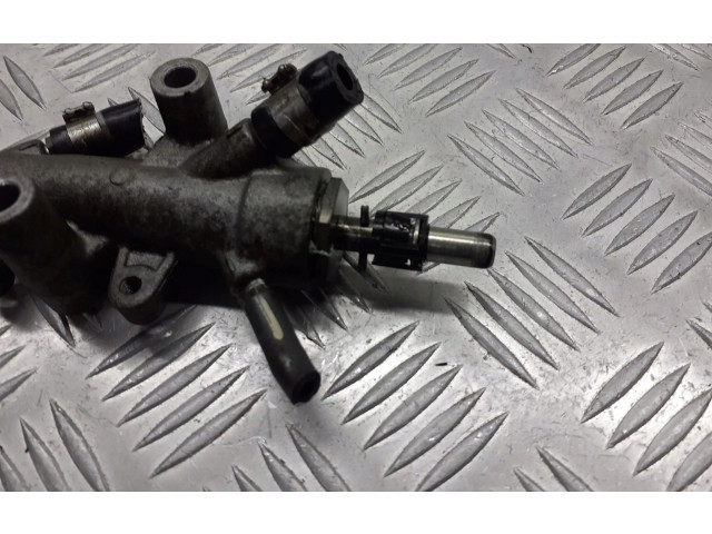 Vstřikovací lišta 55188200 Opel Zafira B