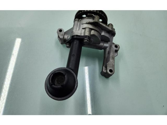 Масляный насос 03L115105B Skoda Rapid (NH)