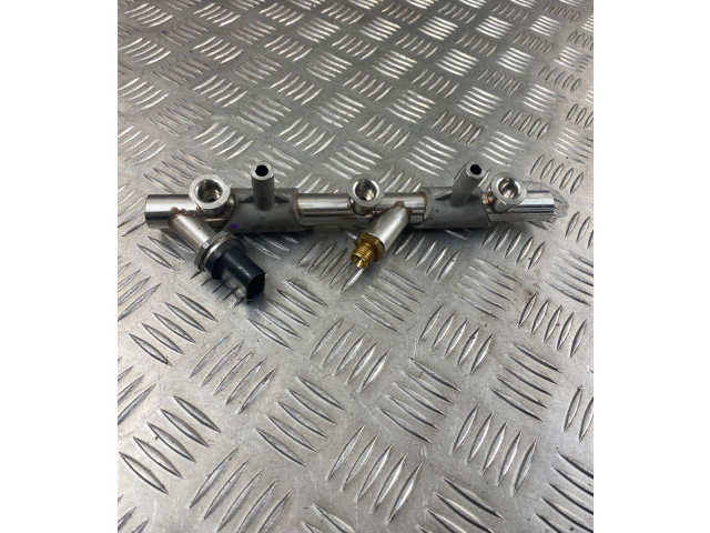 Vstřikovací lišta 06E130089AF Audi A8 S8 D4 4H CREC