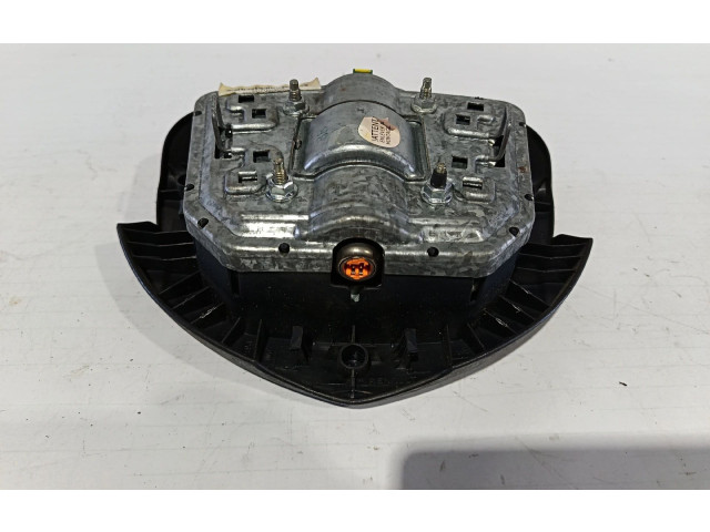 Подушка безопасности водителя 8200057780   Renault Clio II