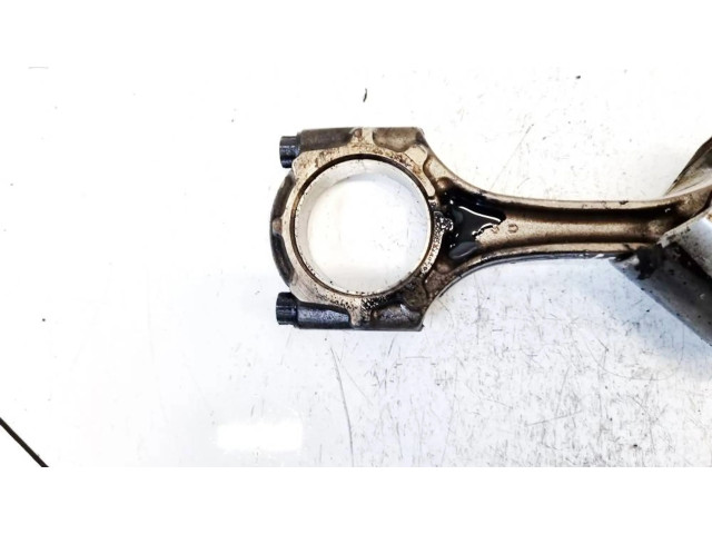 Píst Toyota Corolla E120 E130 pro naftový motor 2.0